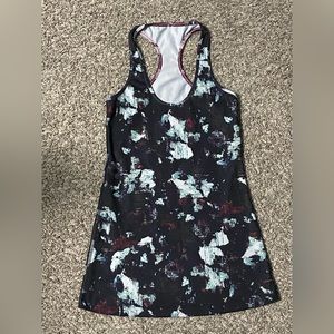 Lululemon tank size 4
